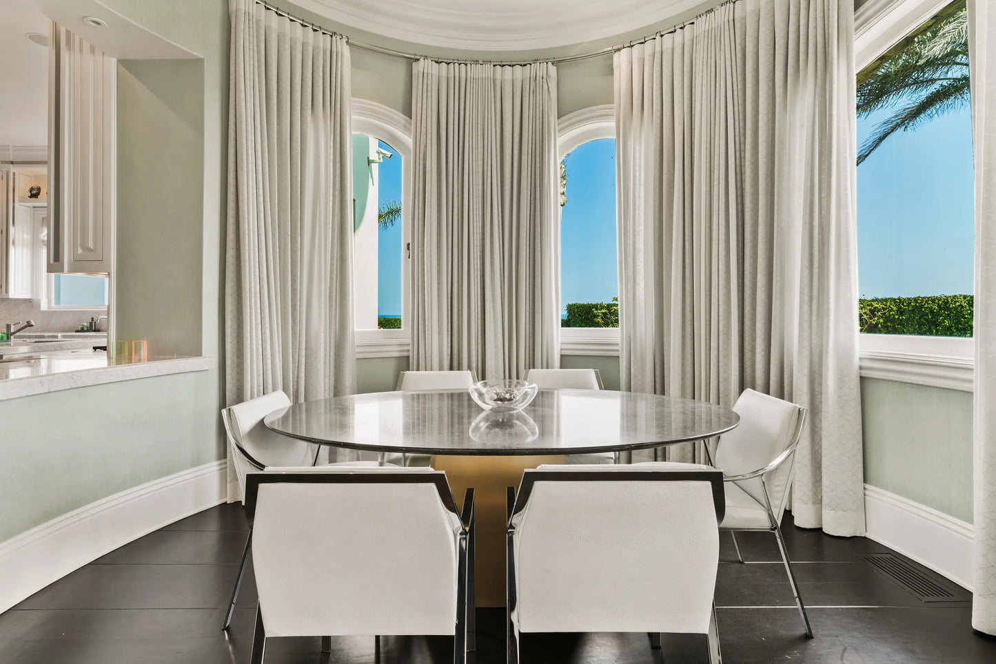 Carbon Estate - Luxury Villa for Rent | LA - 2025✨ Vidi Vici Rental