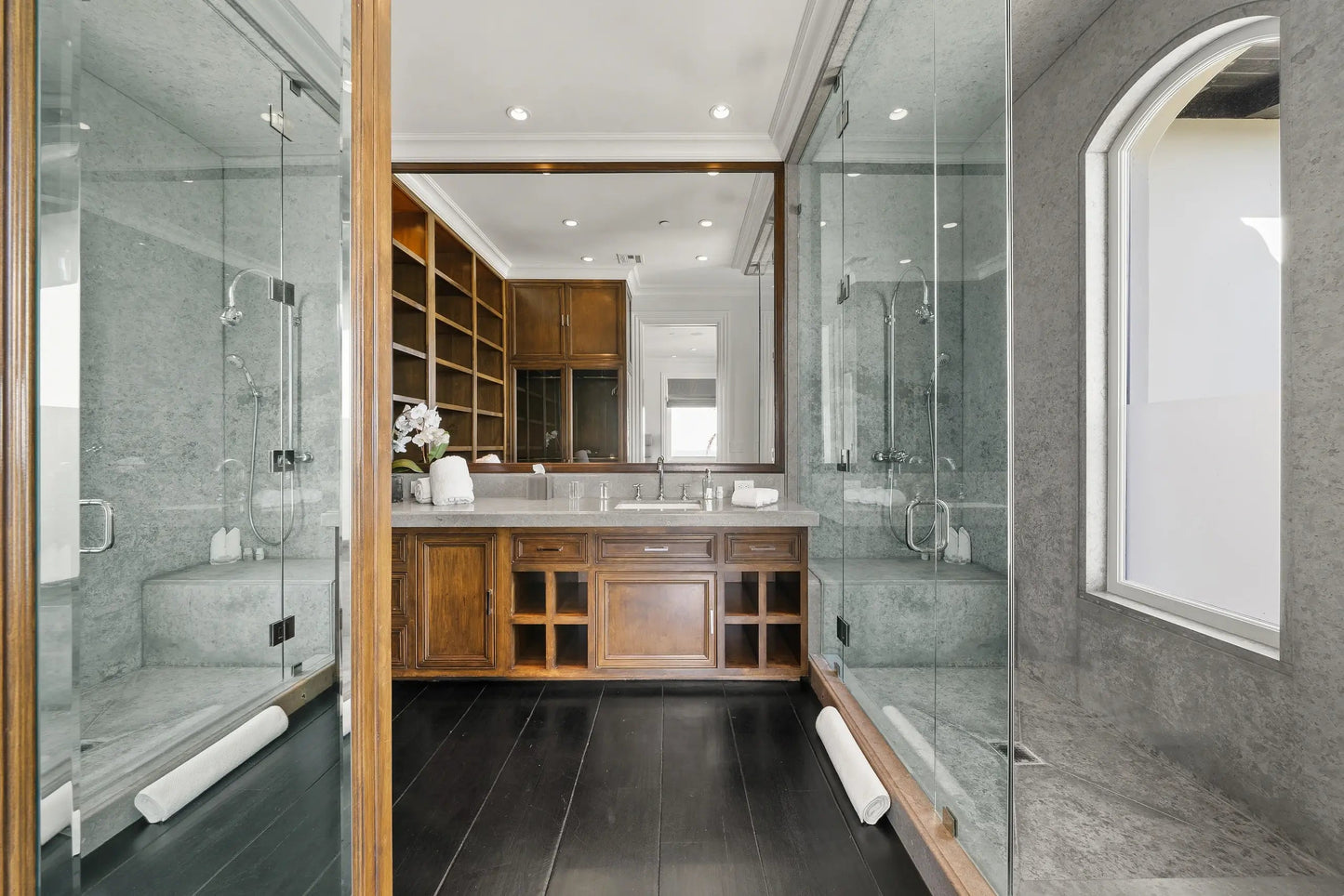Carbon Estate - Luxury Villa for Rent | LA - 2025✨ Vidi Vici Rental