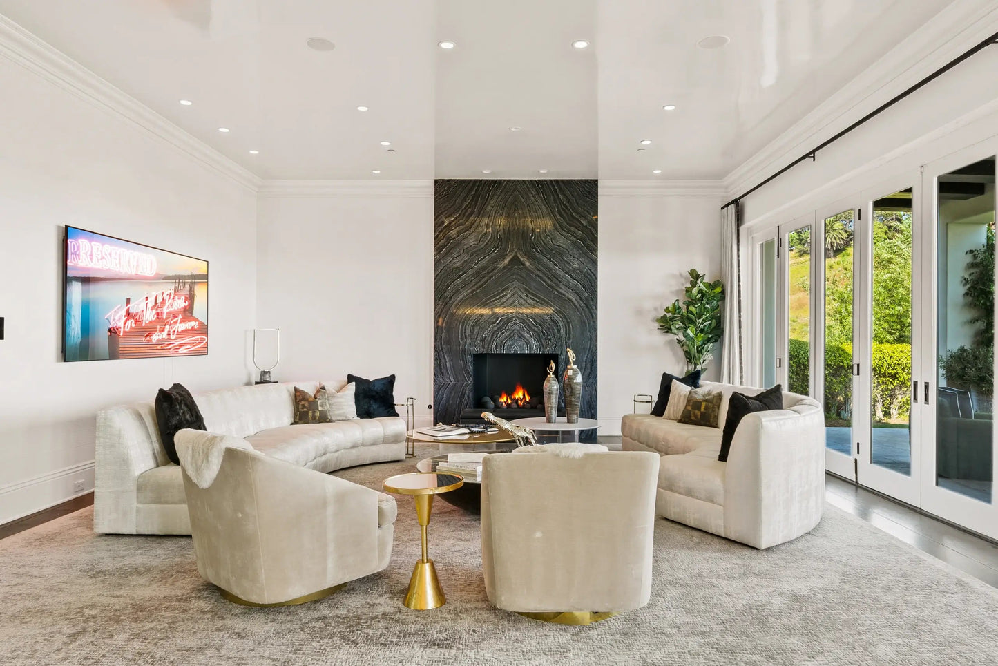Carbon Estate - Luxury Villa for Rent | LA - 2025✨ Vidi Vici Rental