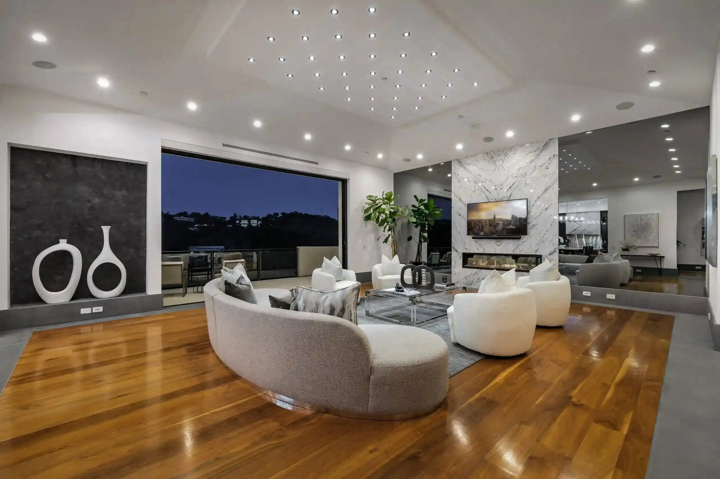 The Edge - Luxury Villa for Rent | LA - 2025✨ Vidi Vici Rental