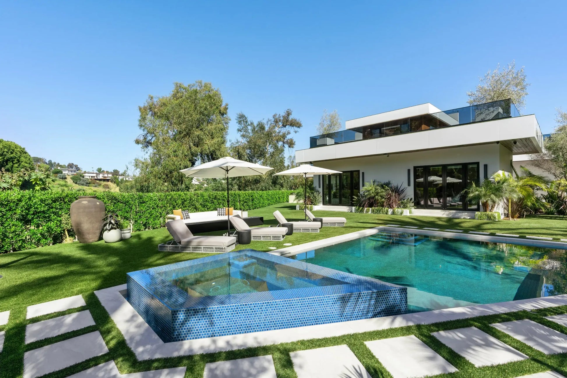 Linda Flora - Luxury Villa for Rent | LA - 2025✨ Vidi Vici Rental