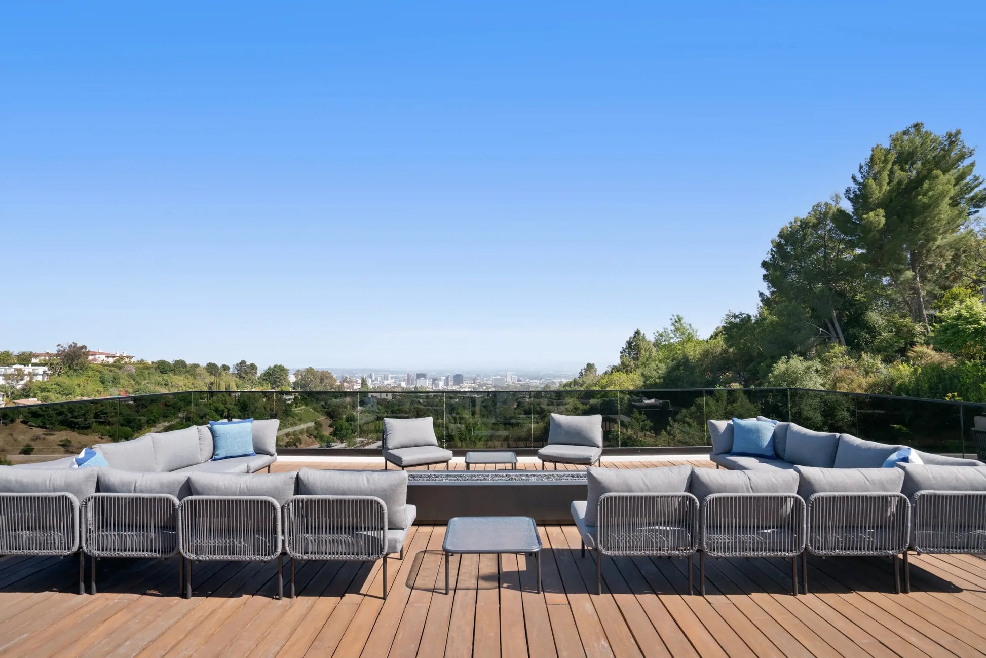 Linda Flora - Luxury Villa for Rent | LA - 2025✨ Vidi Vici Rental