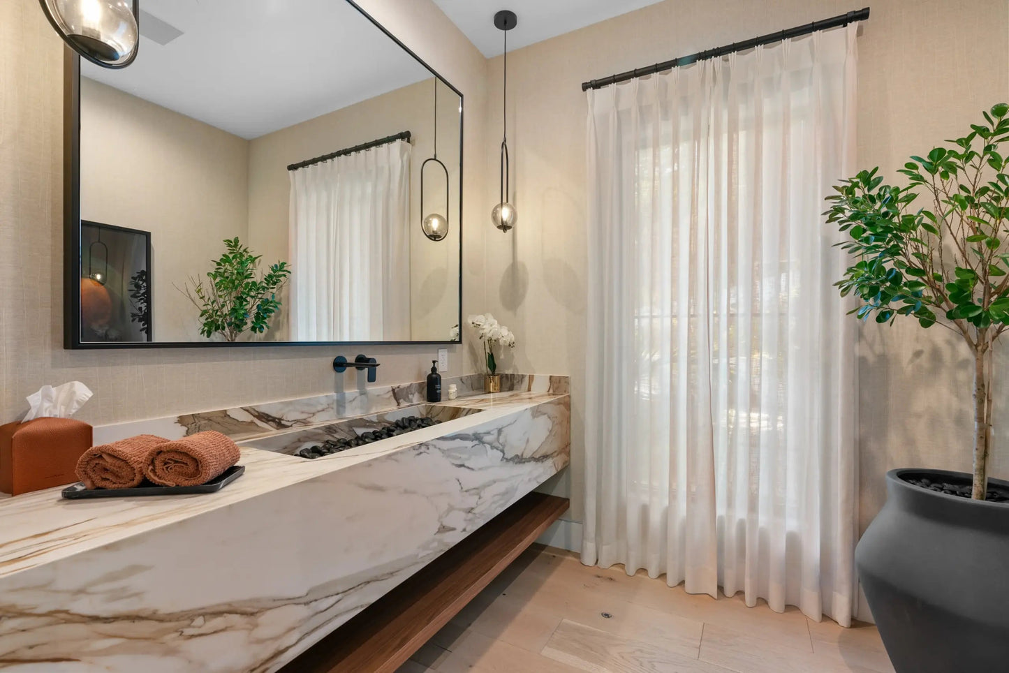 Linda Flora - Luxury Villa for Rent | LA - 2025✨ Vidi Vici Rental