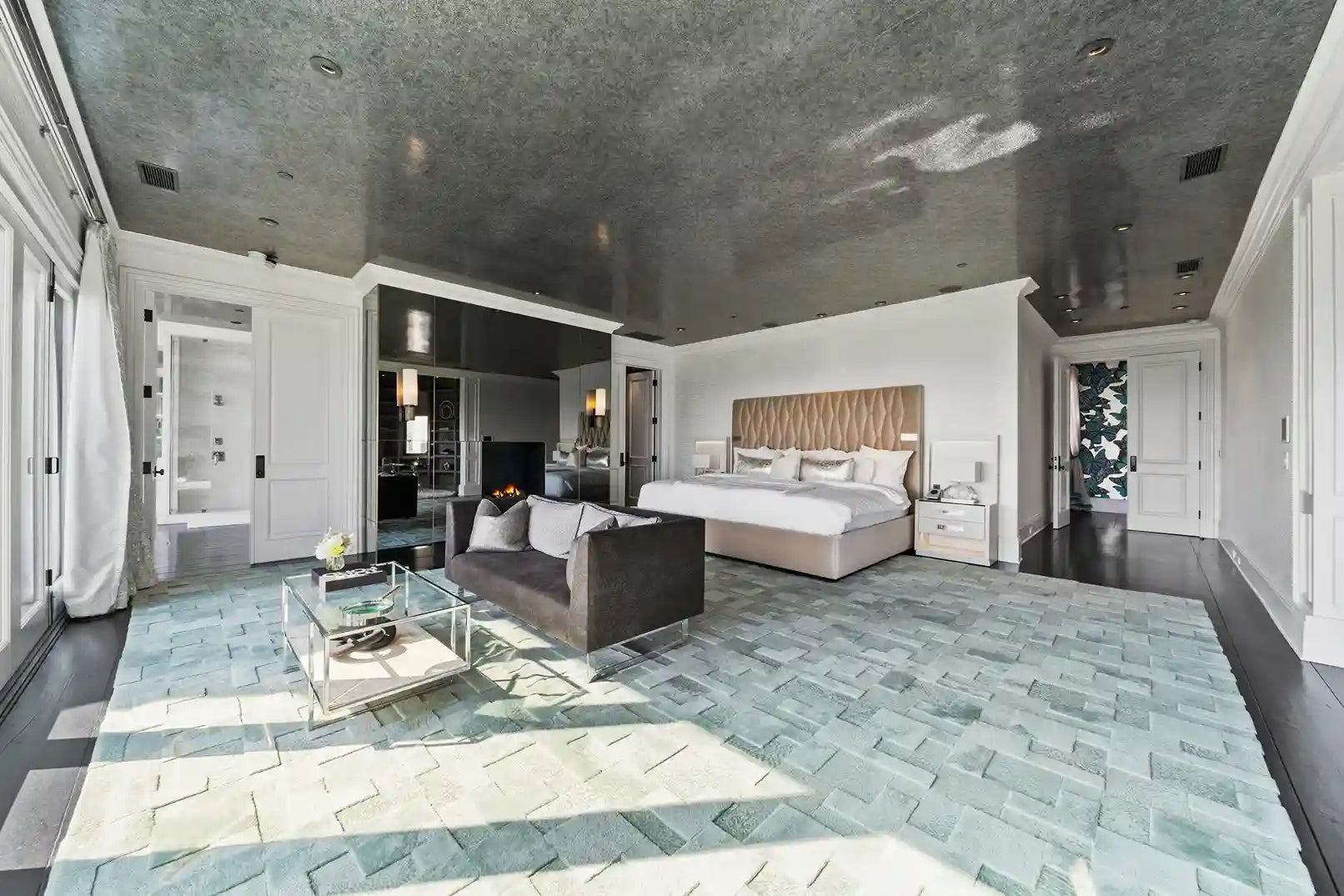 Carbon Estate - Luxury Villa for Rent | LA - 2025✨ Vidi Vici Rental