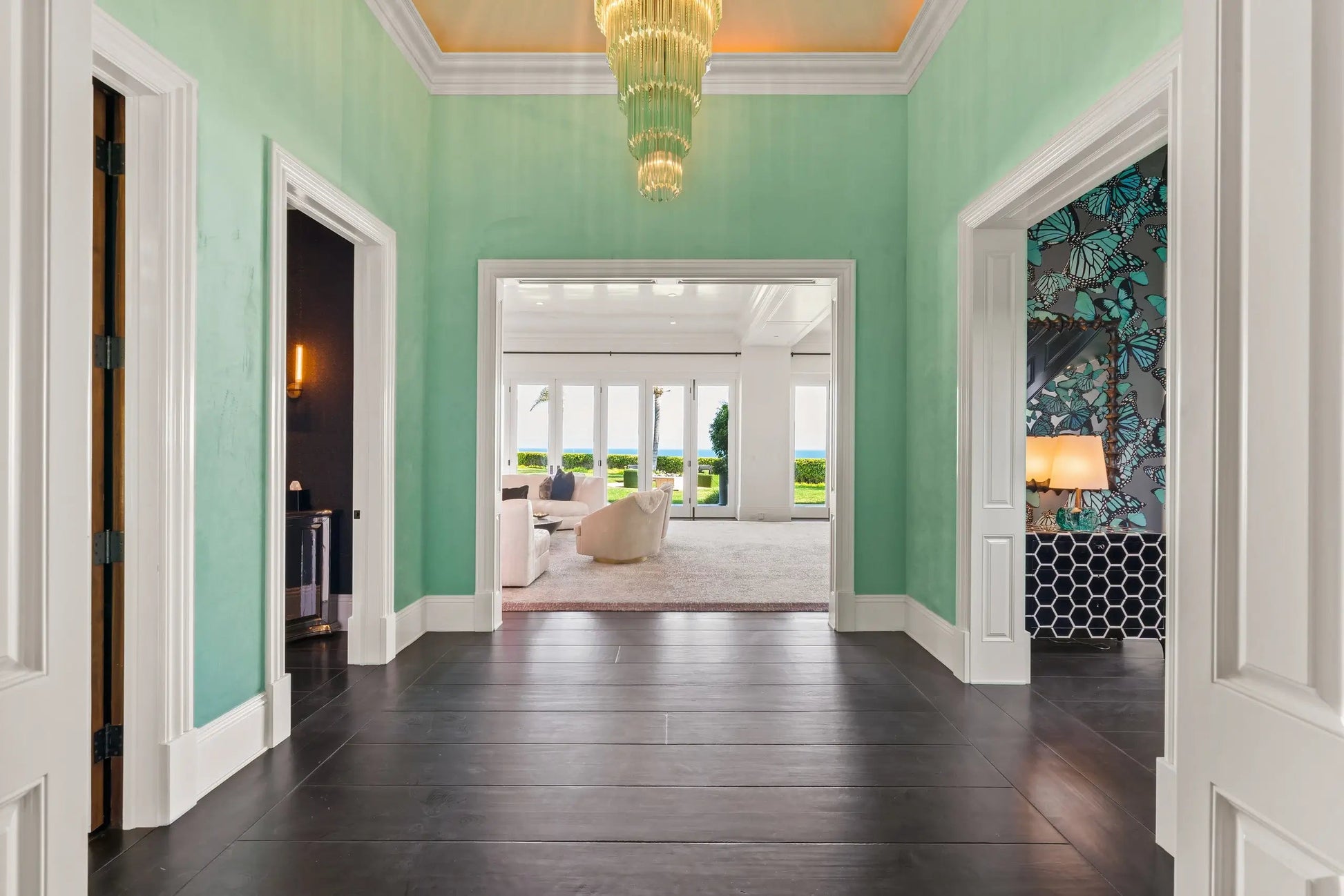 Carbon Estate - Luxury Villa for Rent | LA - 2025✨ Vidi Vici Rental