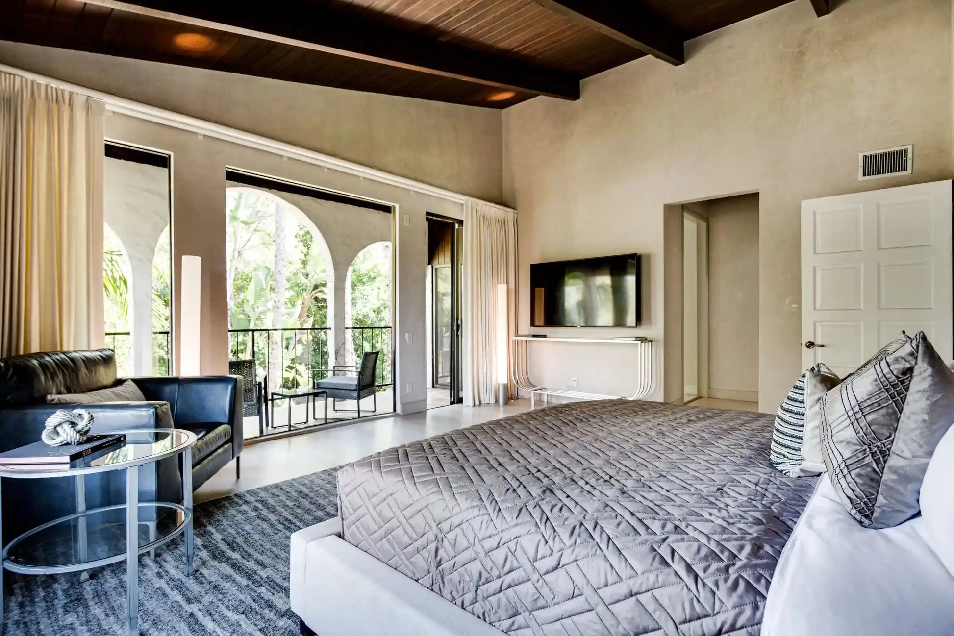 Gloaming Estate - Luxury Villa for Rent | LA - 2025✨ Vidi Vici Rental