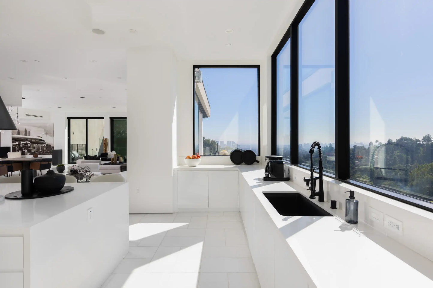 Lloydcrest Modern - Luxury Villa for Rent | LA - 2025✨ Vidi Vici Rental