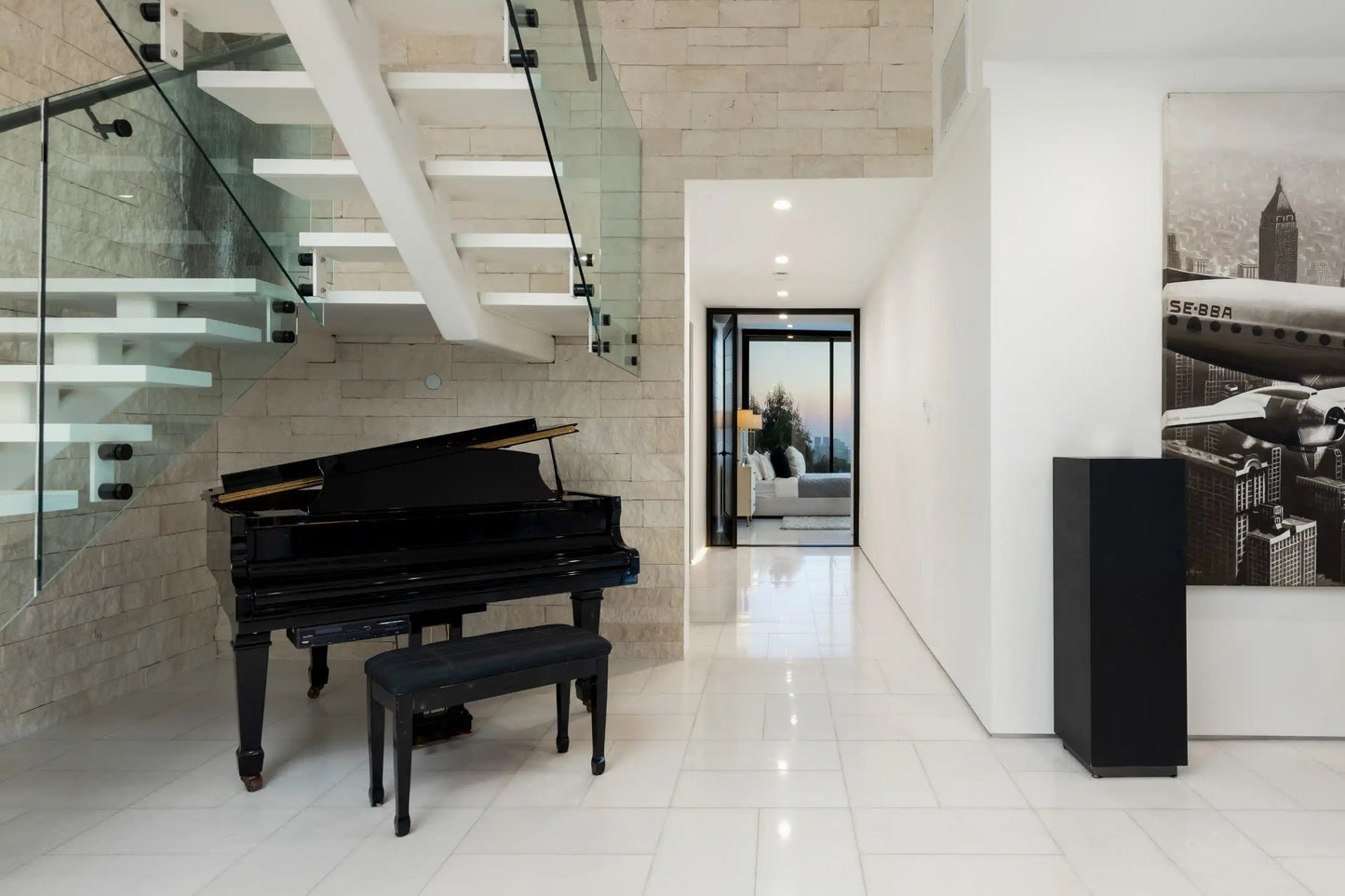 Lloydcrest Modern - Luxury Villa for Rent | LA - 2025✨ Vidi Vici Rental