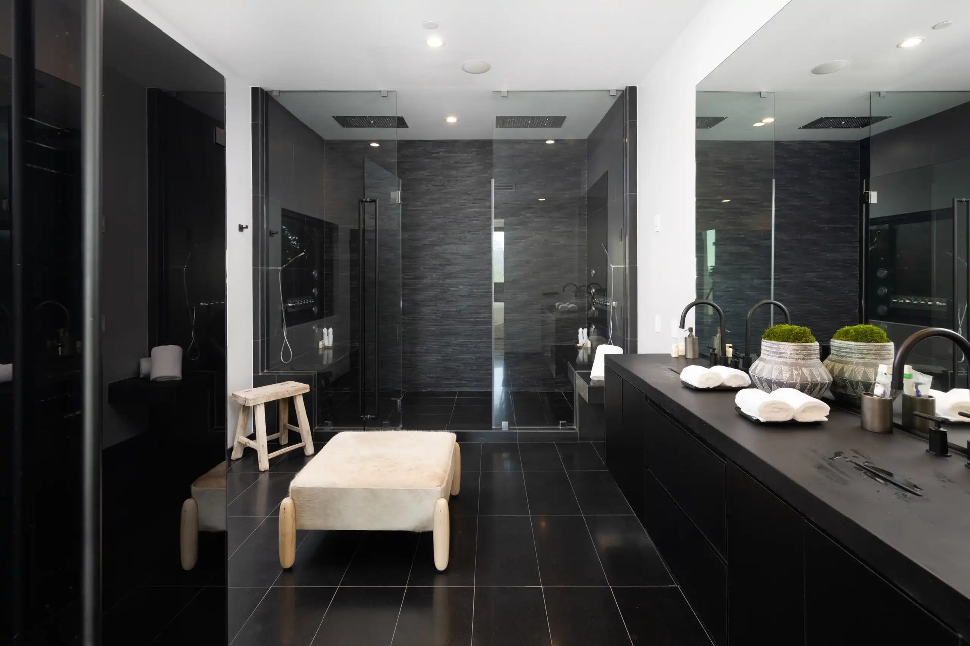 Lloydcrest Modern - Luxury Villa for Rent | LA - 2025✨ Vidi Vici Rental