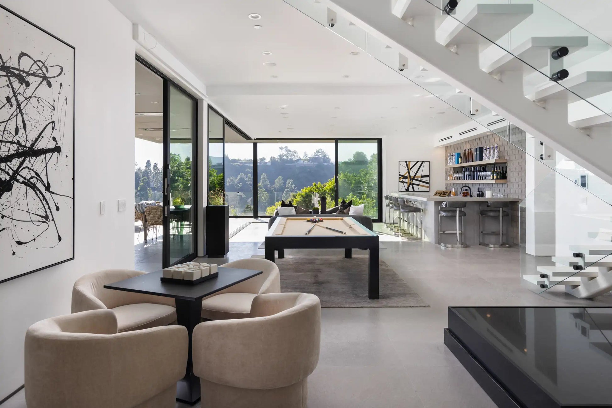 Lloydcrest Modern - Luxury Villa for Rent | LA - 2025✨ Vidi Vici Rental