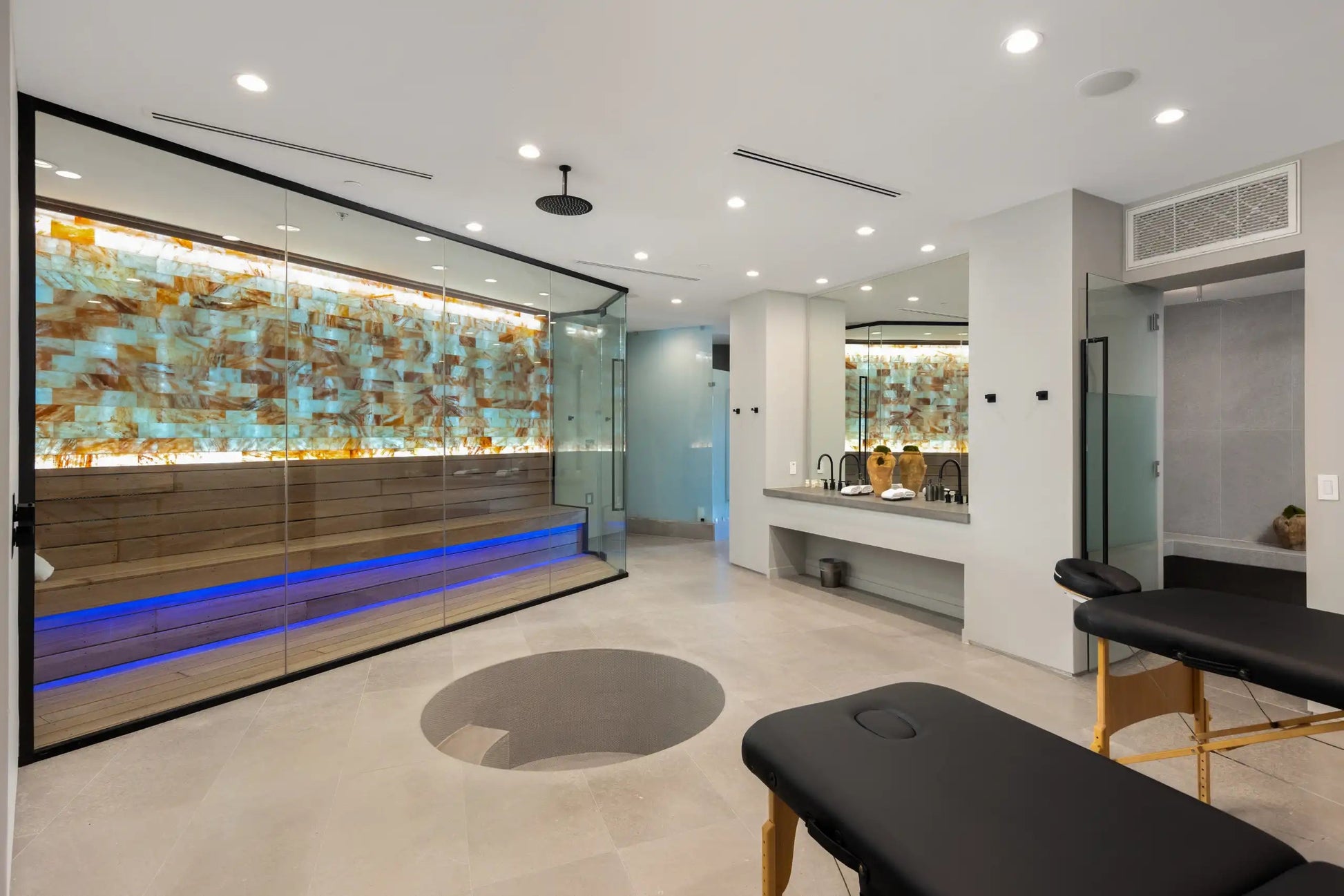 Lloydcrest Modern - Luxury Villa for Rent | LA - 2025✨ Vidi Vici Rental