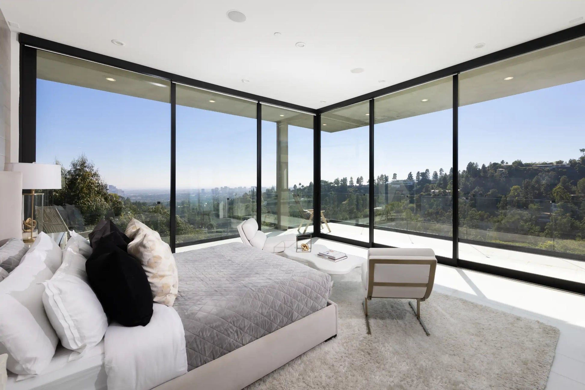 Lloydcrest Modern - Luxury Villa for Rent | LA - 2025✨ Vidi Vici Rental