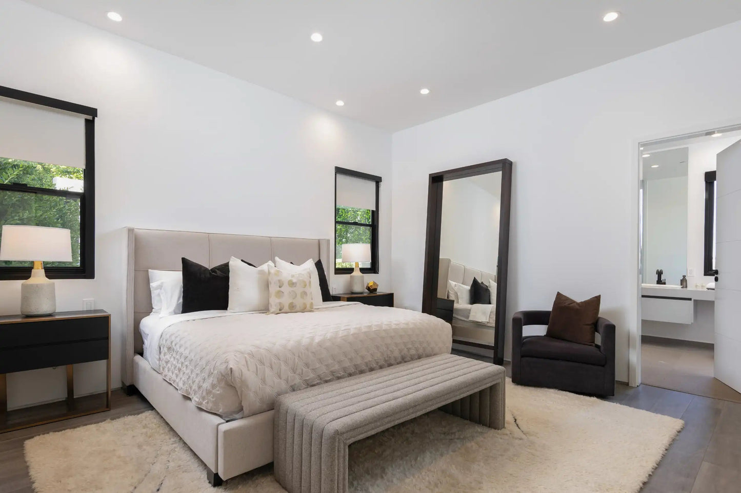 Lloydcrest Modern - Luxury Villa for Rent | LA - 2025✨ Vidi Vici Rental