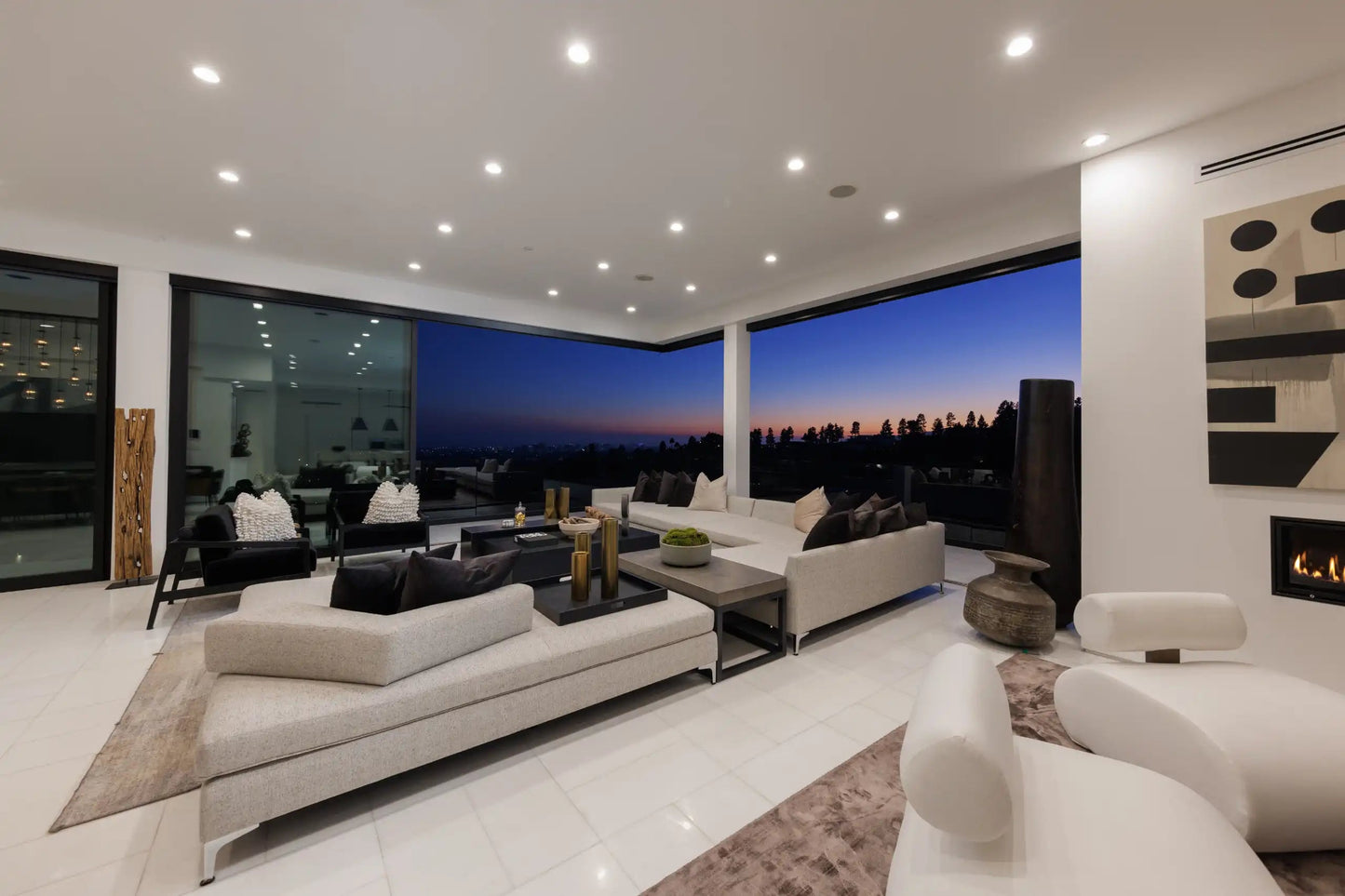 Lloydcrest Modern - Luxury Villa for Rent | LA - 2025✨ Vidi Vici Rental