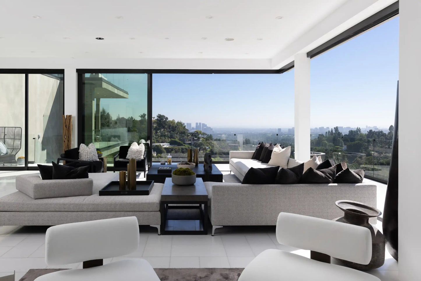 Lloydcrest Modern - Luxury Villa for Rent | LA - 2025✨ Vidi Vici Rental