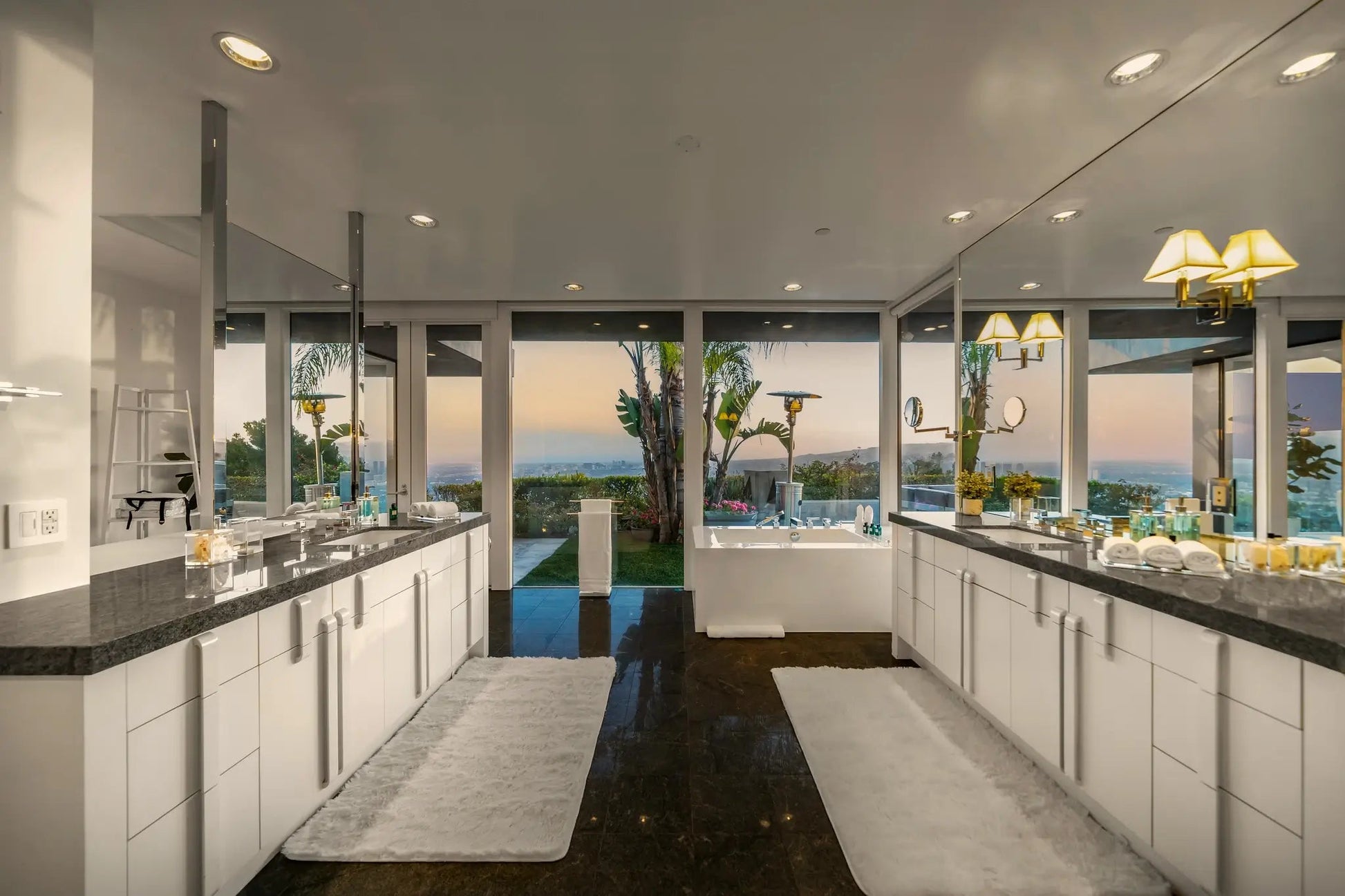 Modern Muse - Luxury Villa for Rent | LA - 2025✨ Vidi Vici Rental