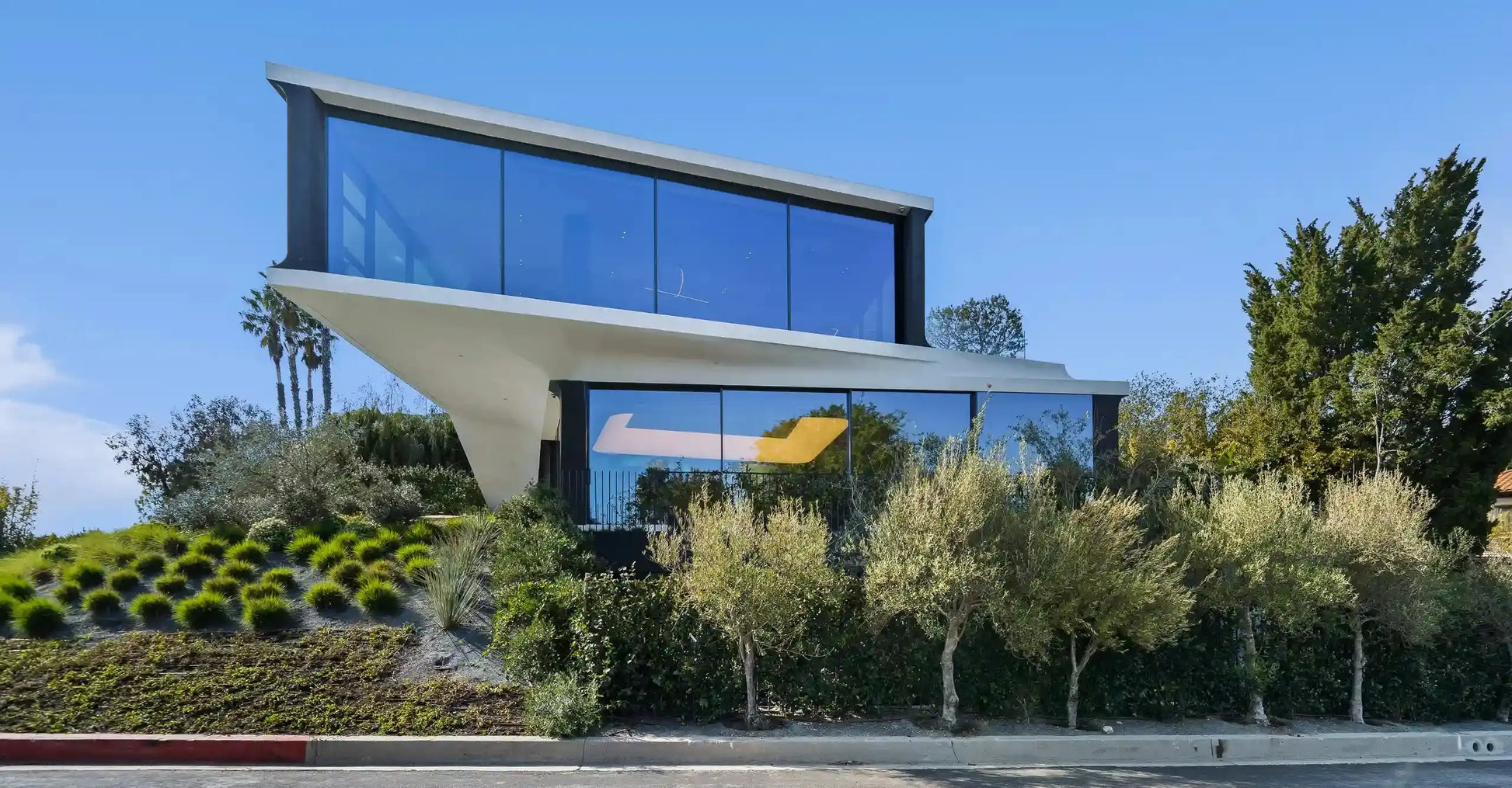 Roberto Lane - Luxury Villa for Rent | LA - 2025✨ Vidi Vici Rental