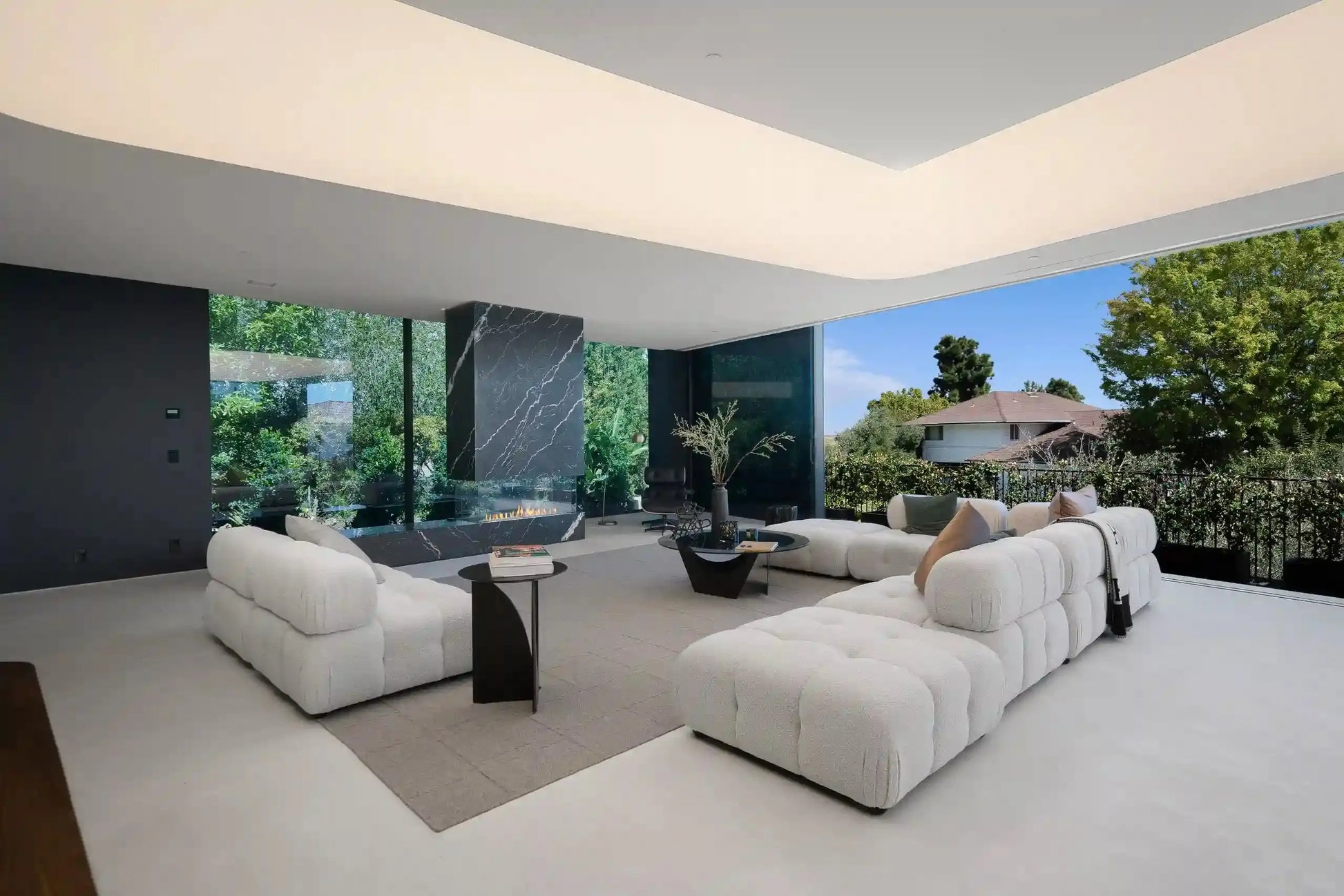 Roberto Lane - Luxury Villa for Rent | LA - 2025✨ Vidi Vici Rental