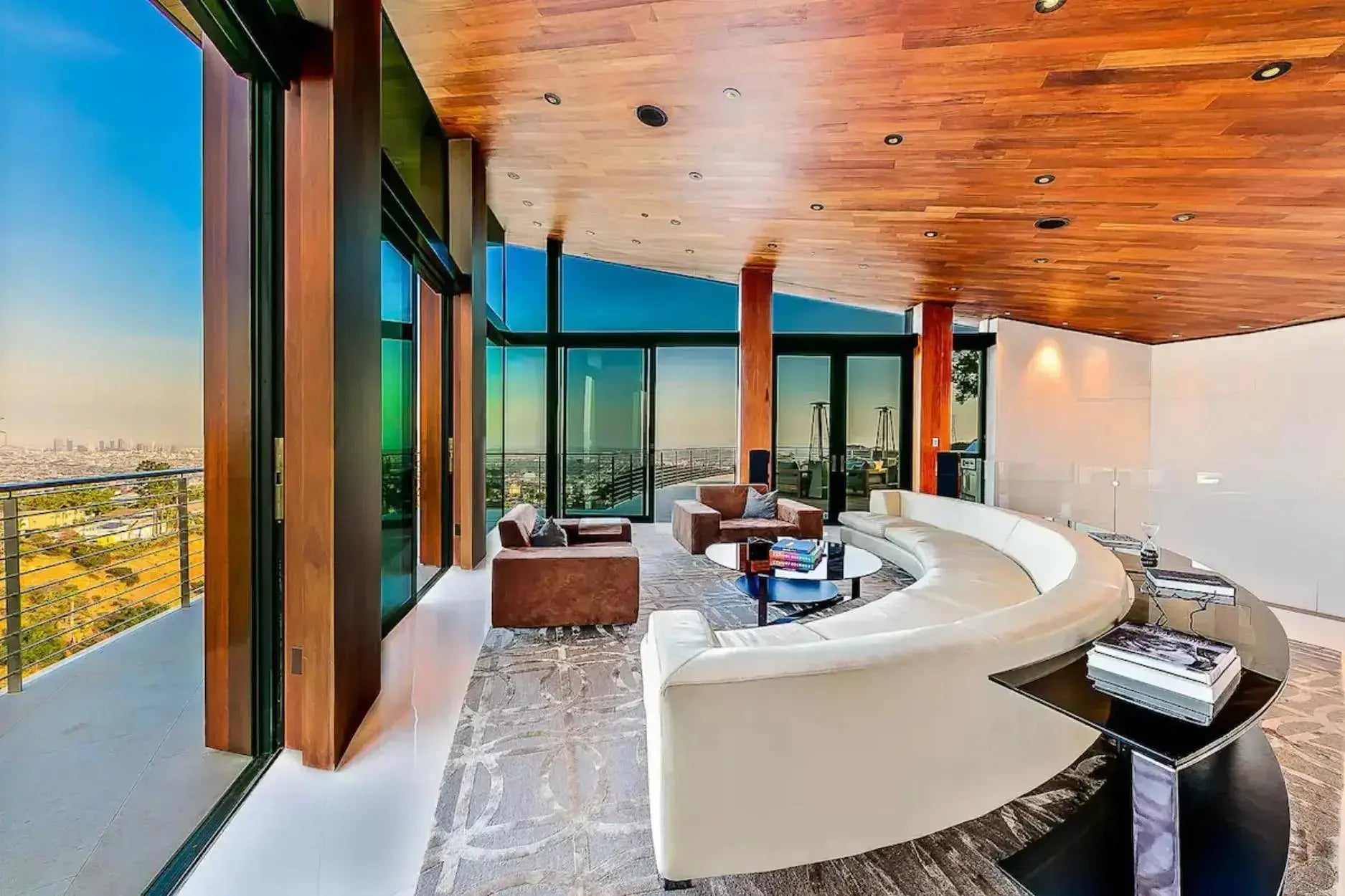 Rouge Elite - Luxury Villa for Rent | LA - 2025✨ Vidi Vici Rental