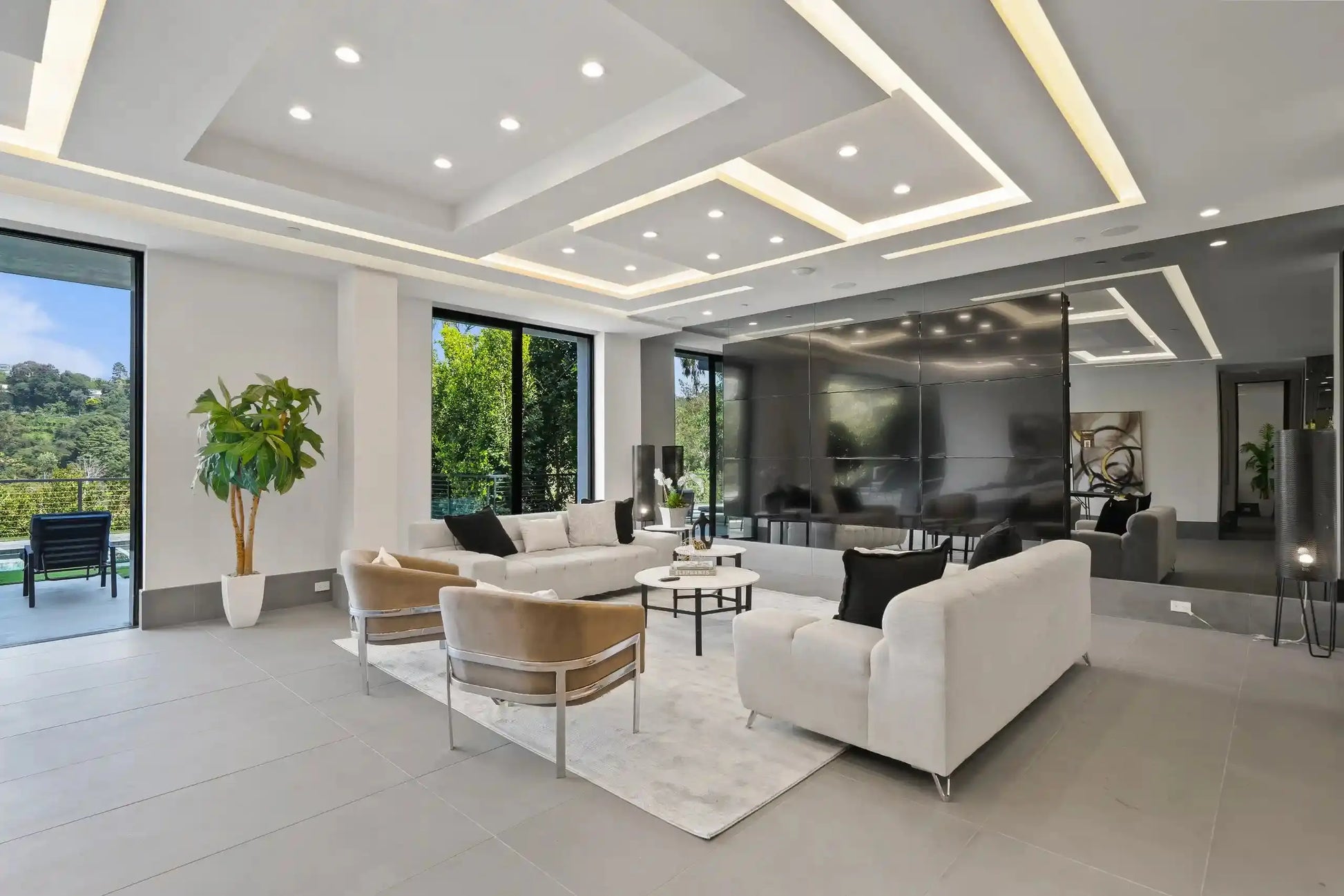 The Edge - Luxury Villa for Rent | LA - 2025✨ Vidi Vici Rental