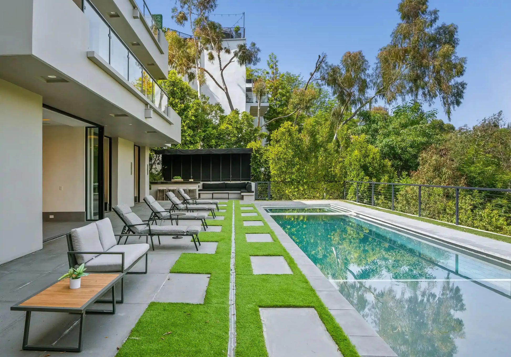 The Edge - Luxury Villa for Rent | LA - 2025✨ Vidi Vici Rental