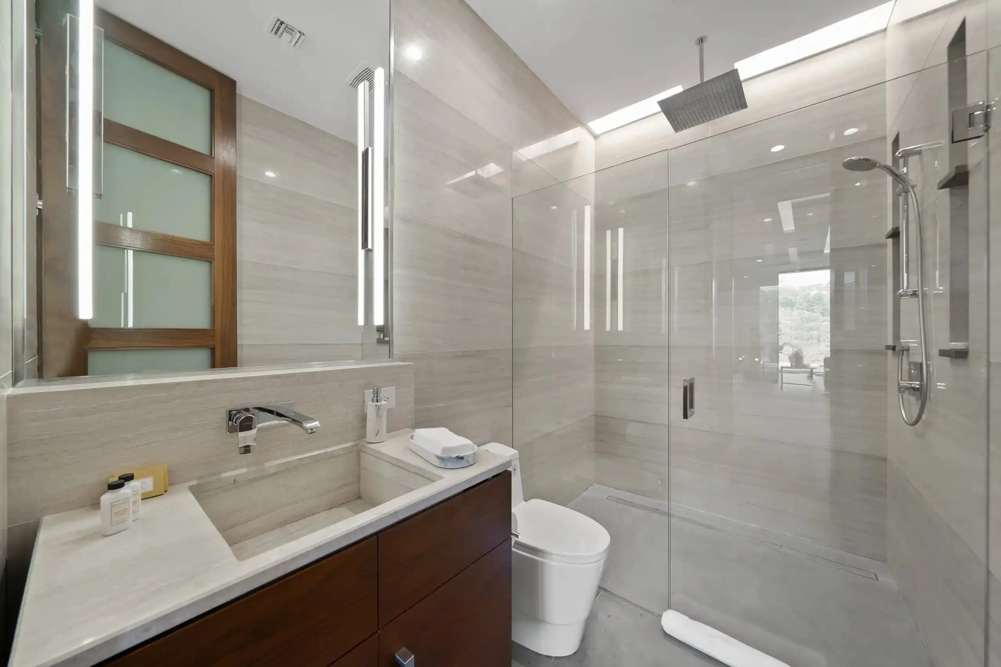 The Edge - Luxury Villa for Rent | LA - 2025✨ Vidi Vici Rental