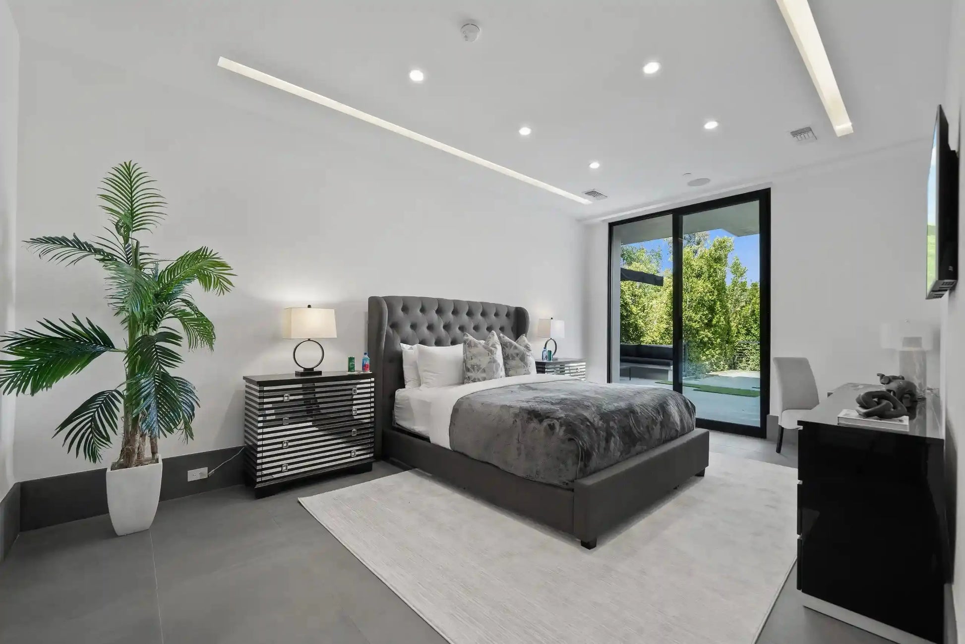 The Edge - Luxury Villa for Rent | LA - 2025✨ Vidi Vici Rental