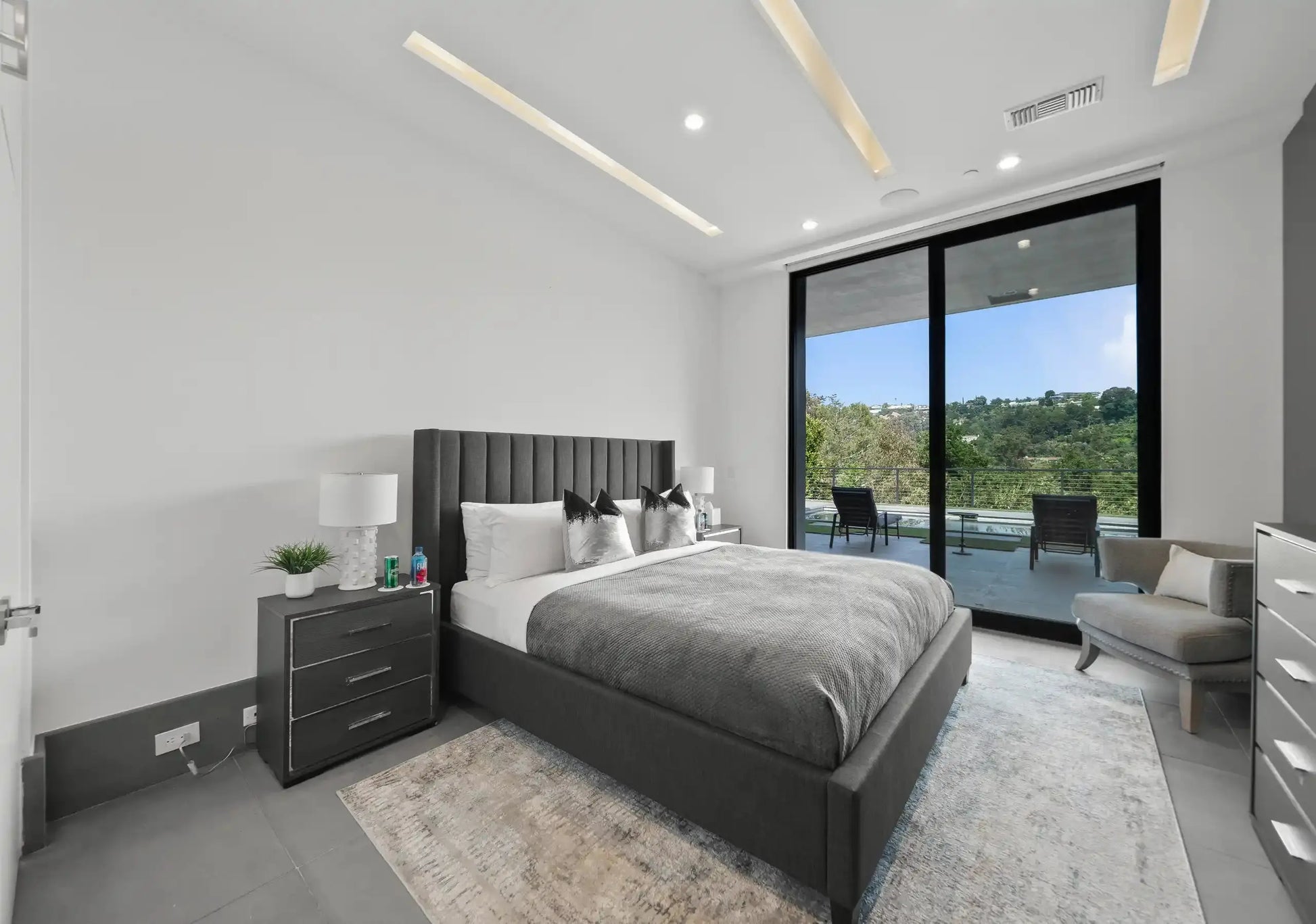 The Edge - Luxury Villa for Rent | LA - 2025✨ Vidi Vici Rental