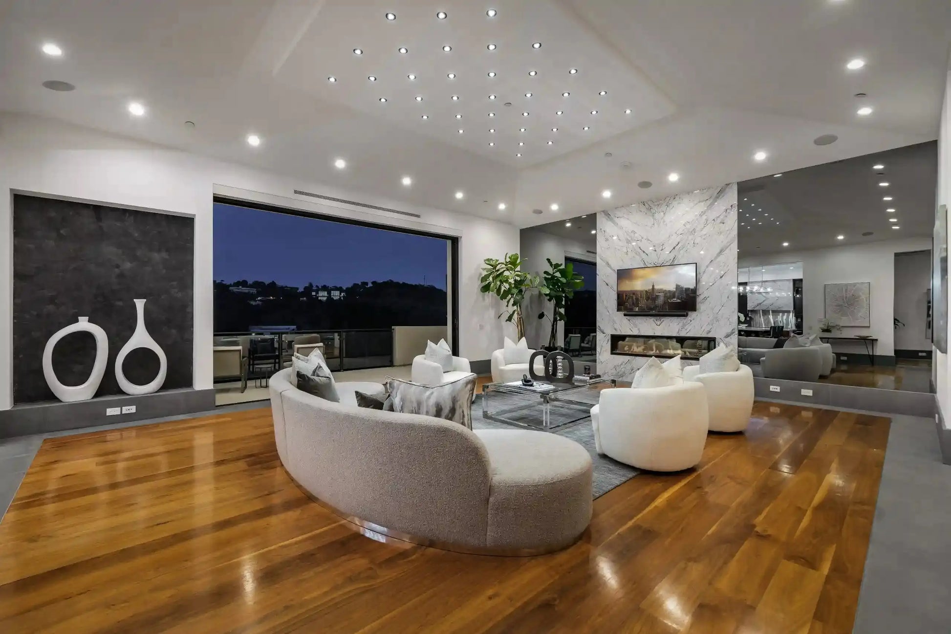 The Edge - Luxury Villa for Rent | LA - 2025✨ Vidi Vici Rental