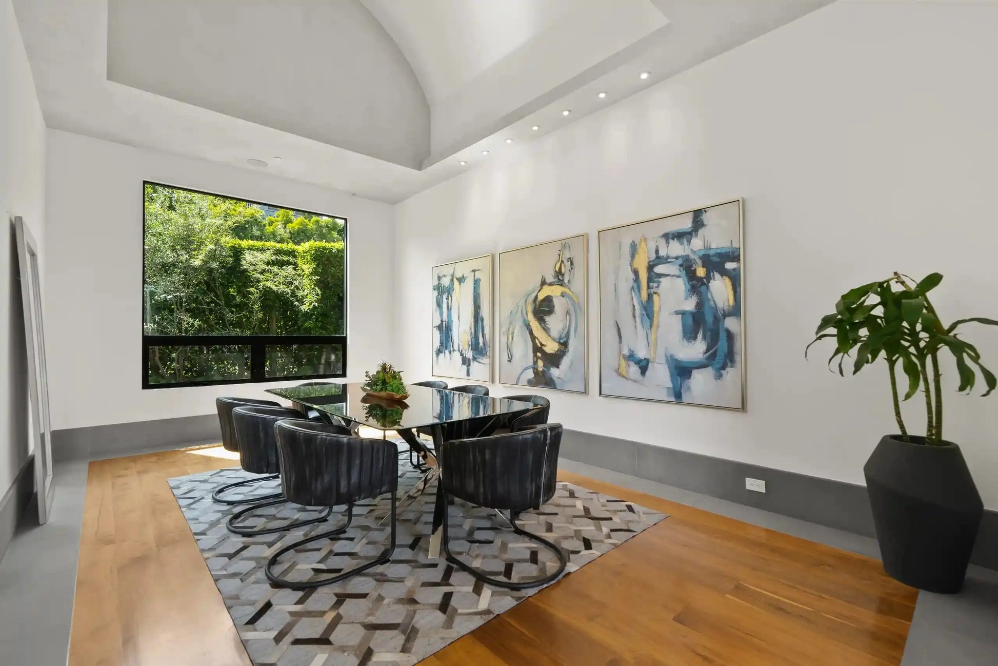 The Edge - Luxury Villa for Rent | LA - 2025✨ Vidi Vici Rental