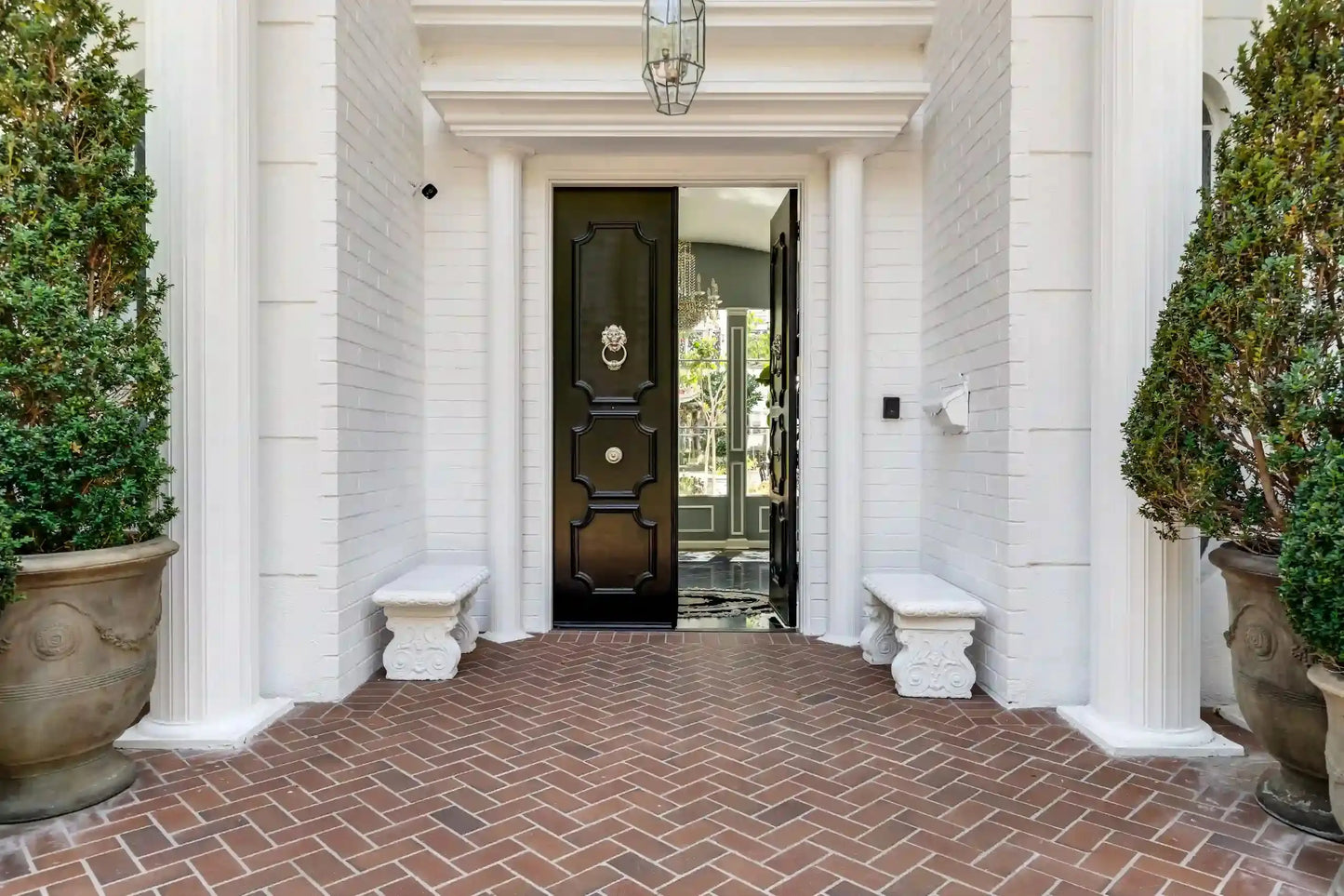 The Monteleone - Luxury Villa for Rent | LA - 2025✨ Vidi Vici Rental