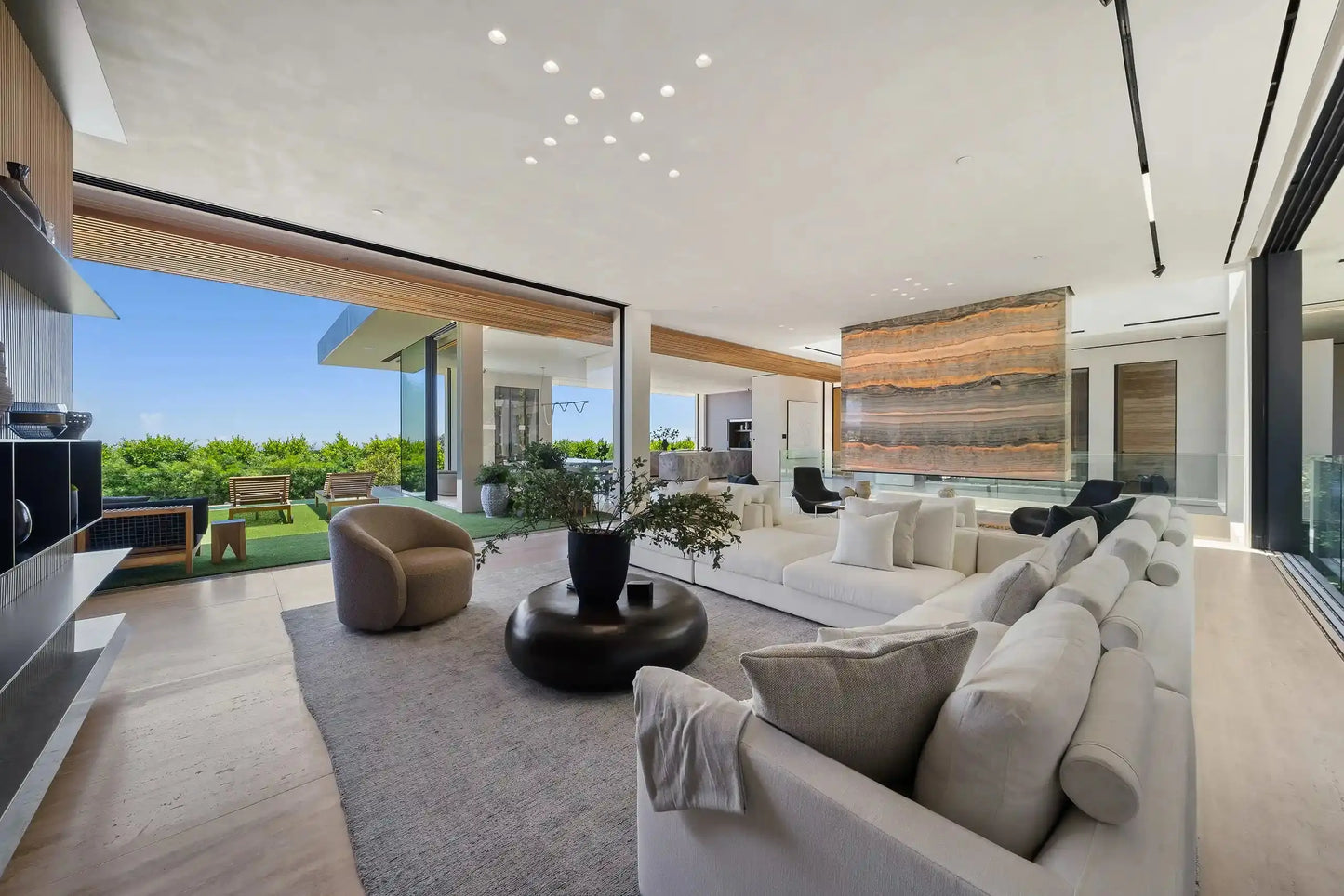 The Onyx - Luxury Villa for Rent | LA - 2025✨ Vidi Vici Rental
