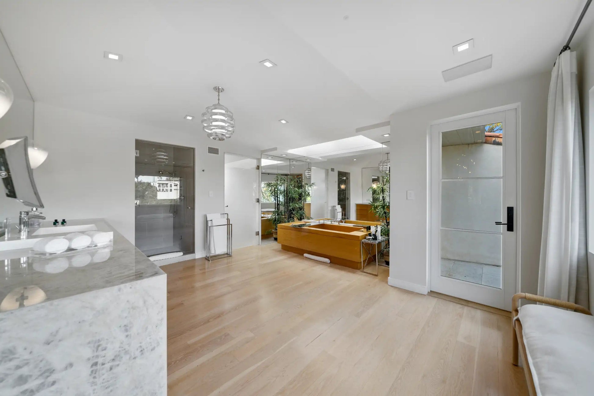 Tower Grande - Luxury Villa for Rent | LA - 2025✨ Vidi Vici Rental