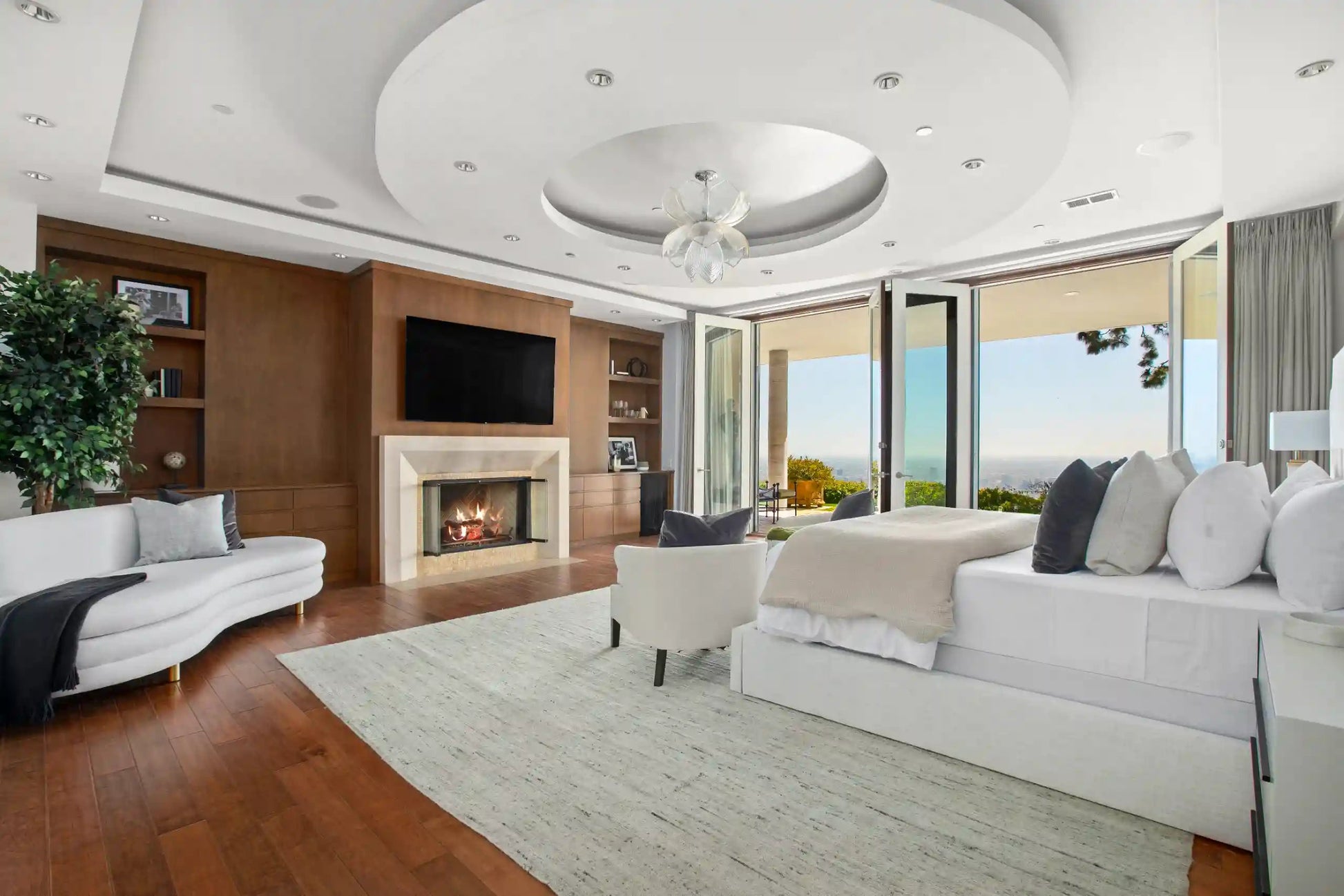 Trousdale Grand - Luxury Villa for Rent | LA - 2025✨ Vidi Vici Rental