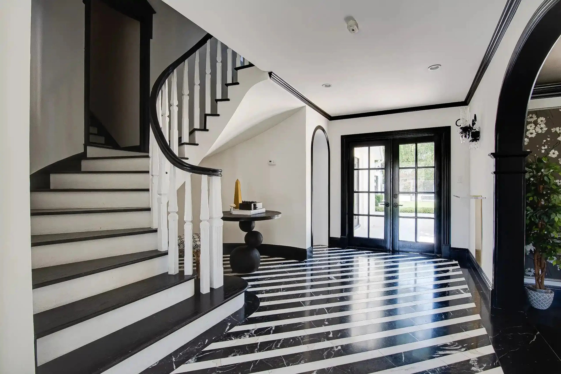 Villa Royale - Luxury Villa for Rent | LA - 2025✨ Vidi Vici Rental