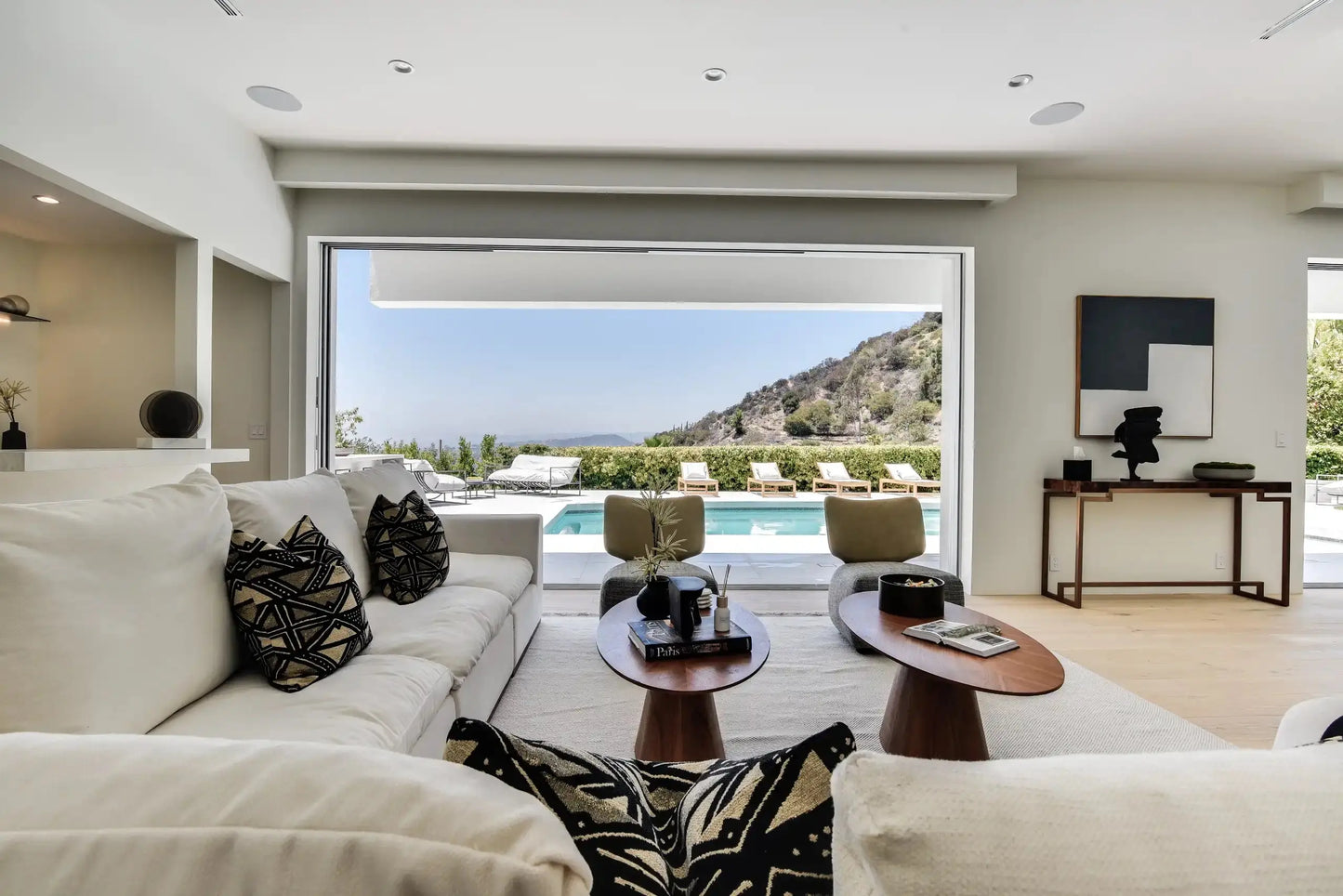 Vista Modern - Luxury Villa for Rent | LA - 2025✨ Vidi Vici Rental