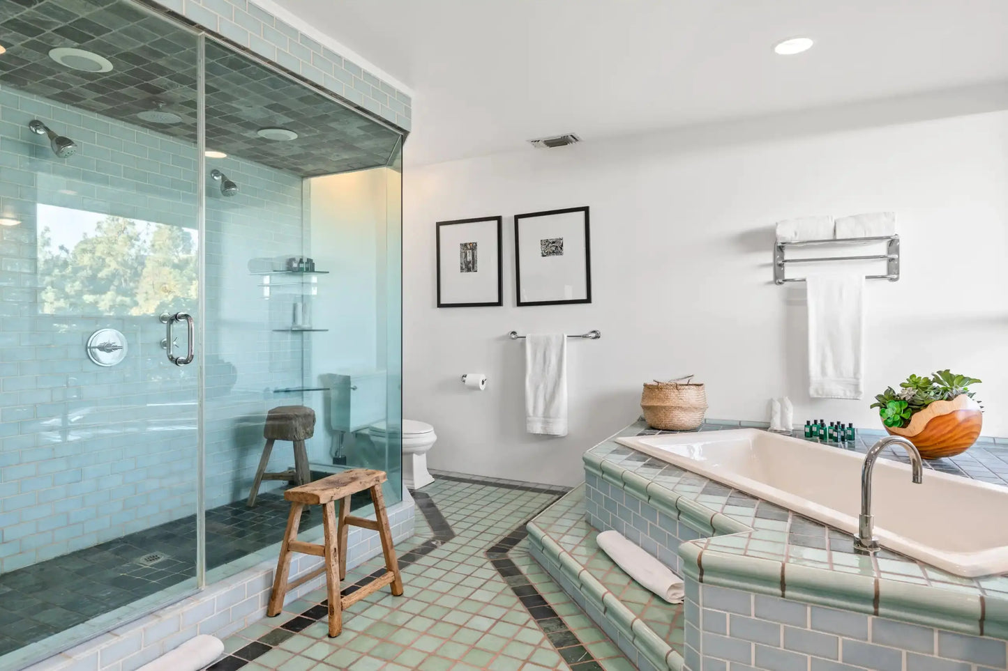 Wallace Tennis Modern - Luxury Villa for Rent | LA - 2025✨ Vidi Vici Rental