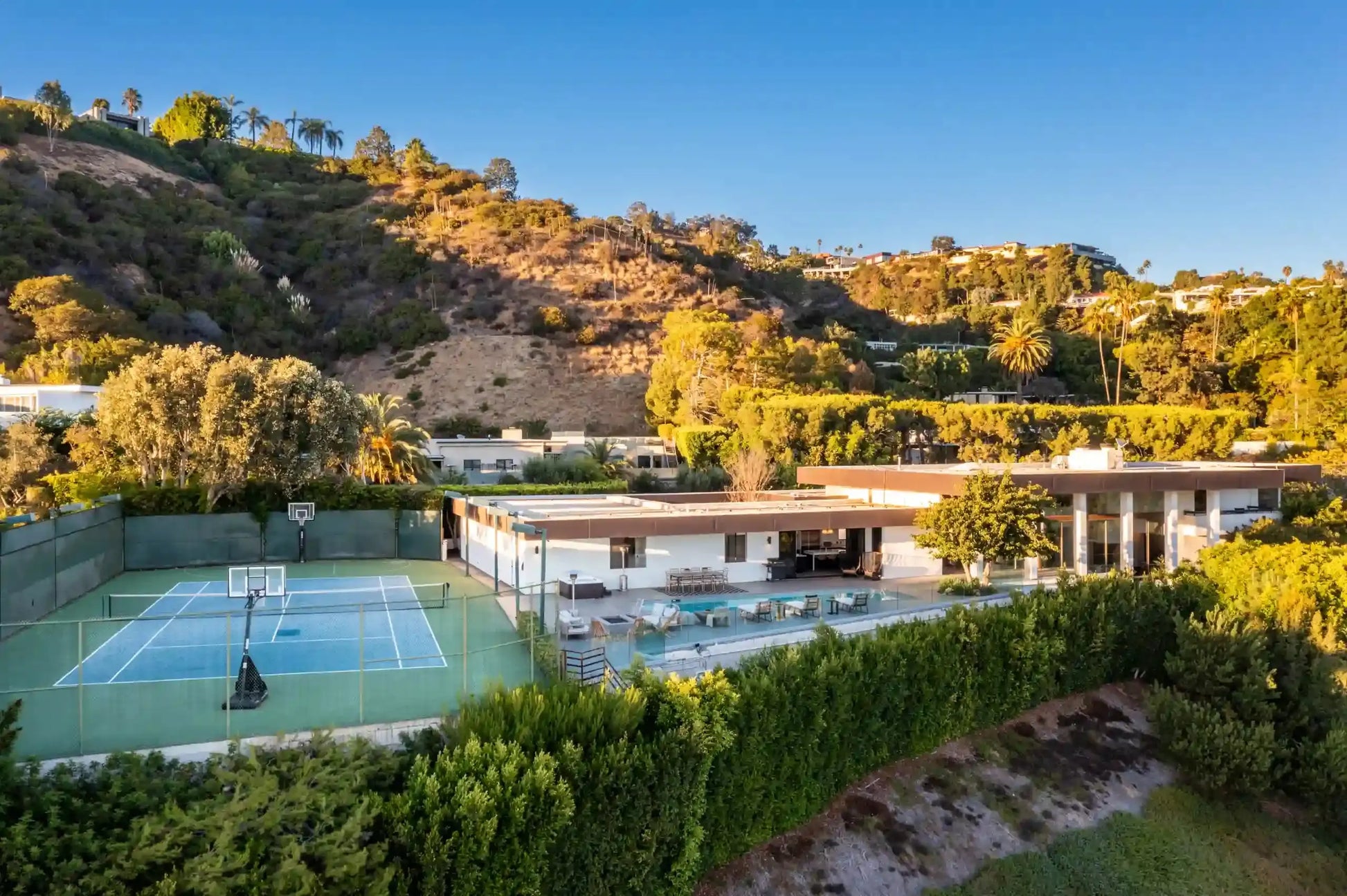 Wallace Tennis Modern - Luxury Villa for Rent | LA - 2025✨ Vidi Vici Rental